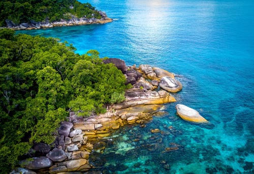 An Eco-Resort in Boulder Island